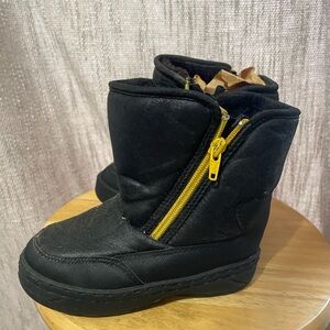 Kids Black Winter Boots with Yellow Zipper